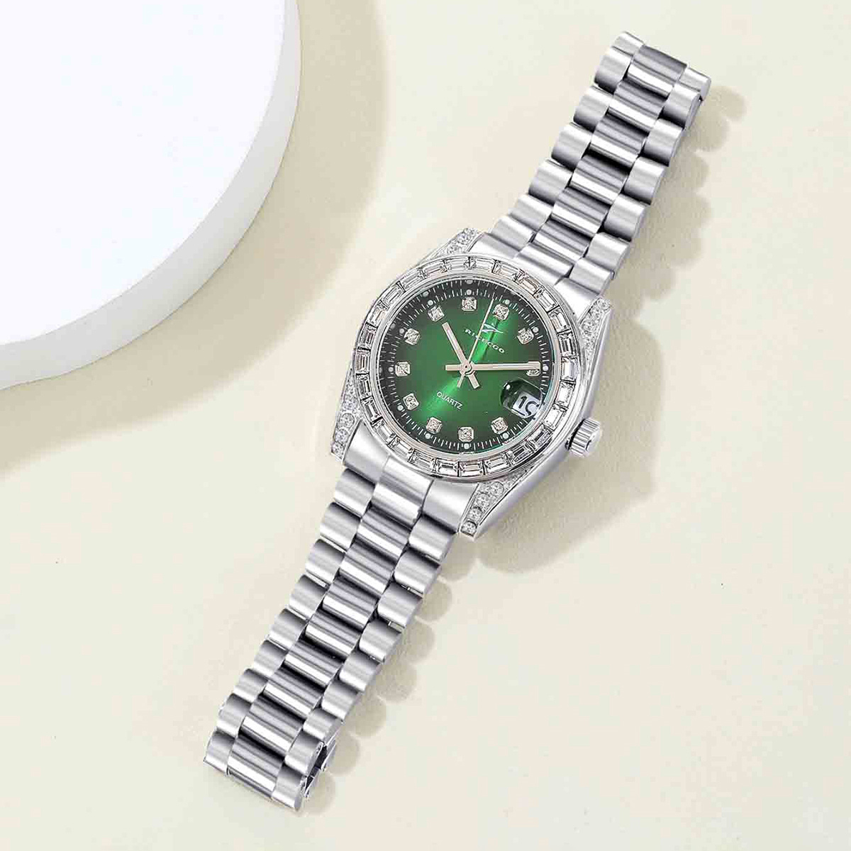 Klassiek dameshorloge met groe - Perpetual Calendar Watch recensie en prijs