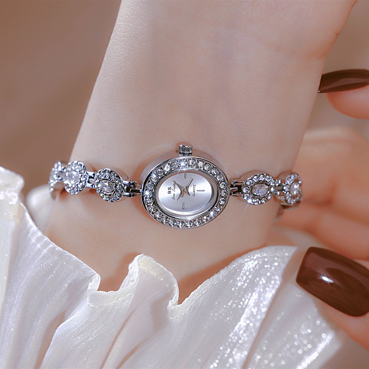 UTHAI Nieuwe Vrouwen Ketting H - Luxury Watch Index recensie en prijs