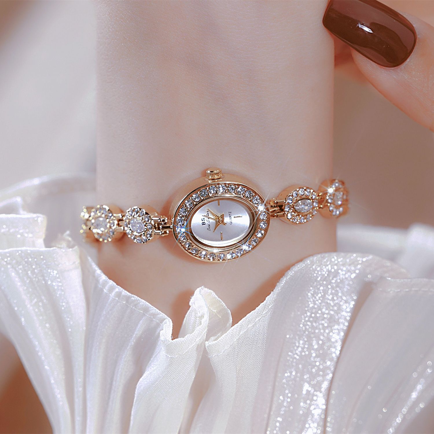 UTHAI Nieuwe Vrouwen Ketting H - Luxury Watch Index recensie en prijs